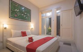 RedDoorz near UPI Setiabudi 2